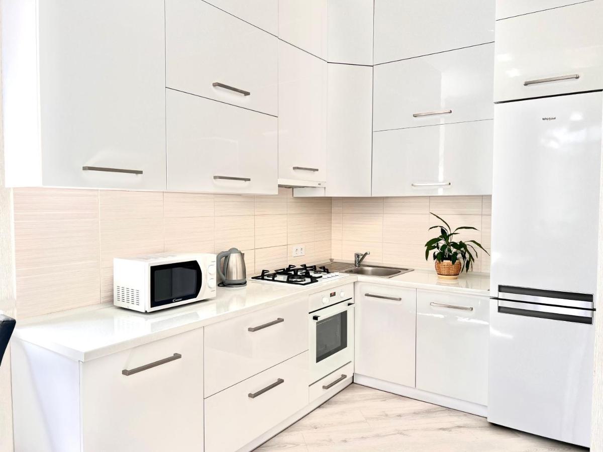Osapart Cozy Apartment In A Complex Semycvit Lemberg Exterior foto